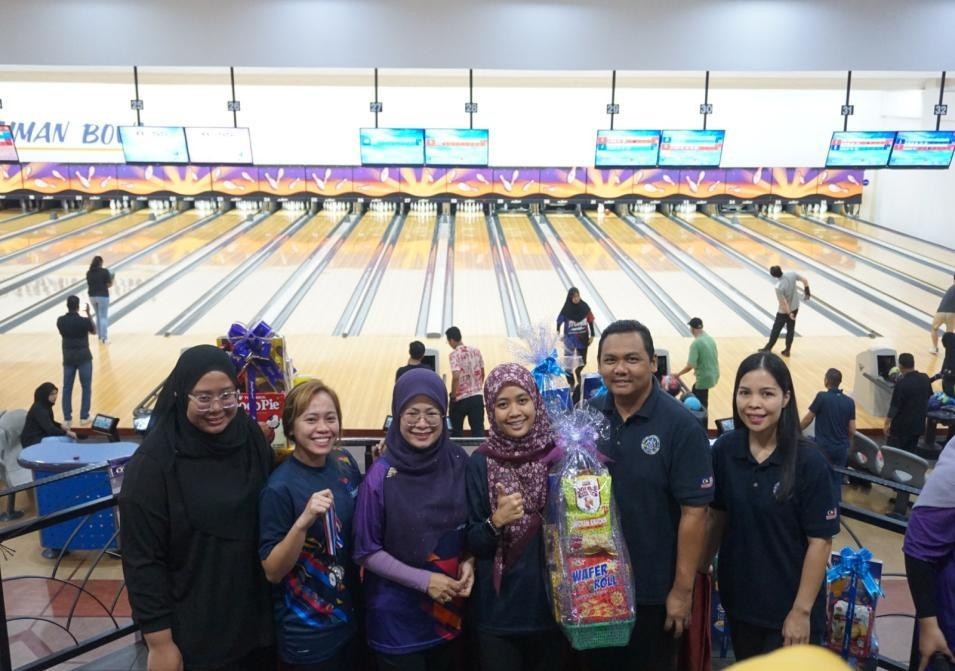 Women’s NGO friendship bowling: A sporting programme bringing together women’s organisations in Johor.